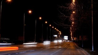 Chladnejšie úrady a tmavšie ulice. Nemecká vláda schválila opatrenia na šetrenie energiami